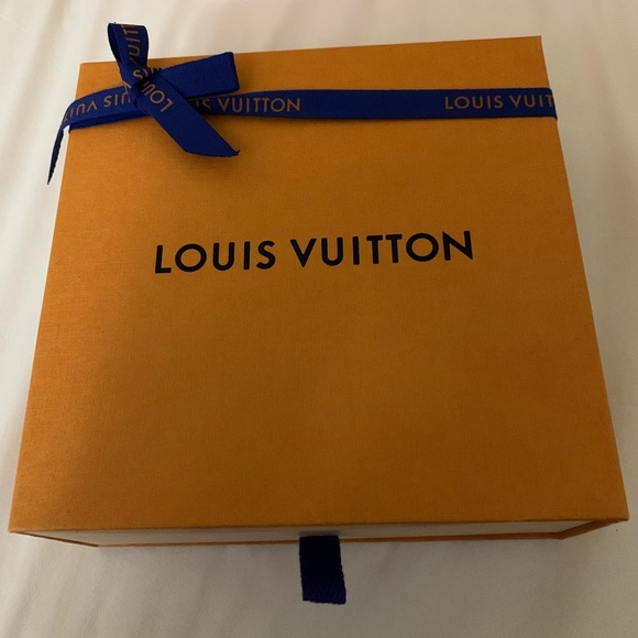 Louis Vuitton belt - Picture 6 of 8